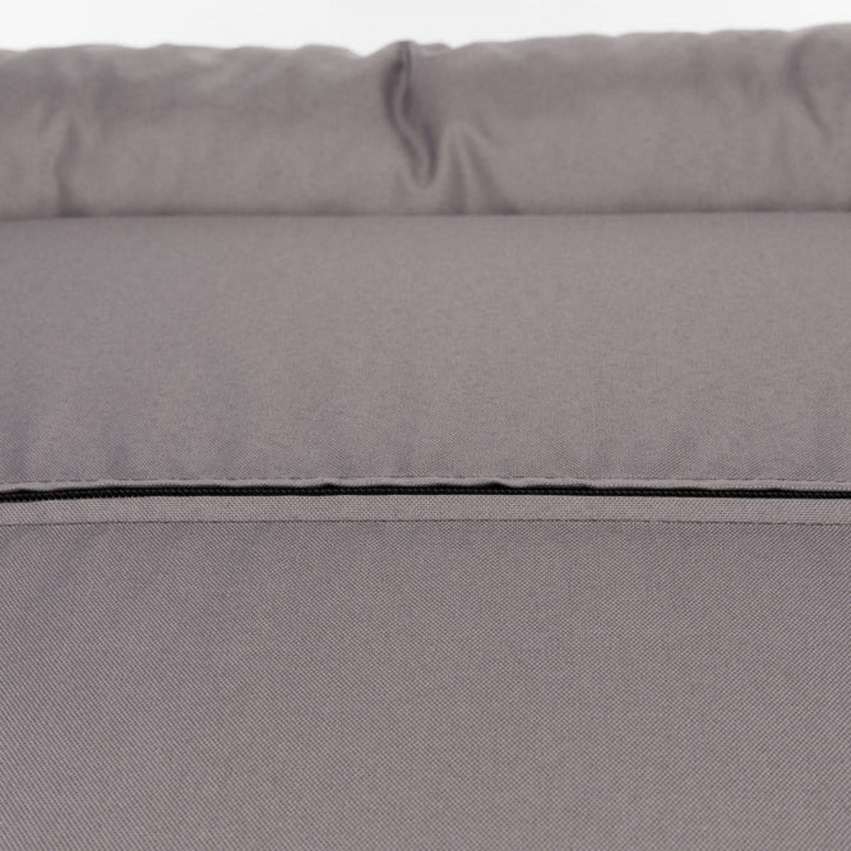 Nærbilde av oval hundepute Samoa Vital i grått