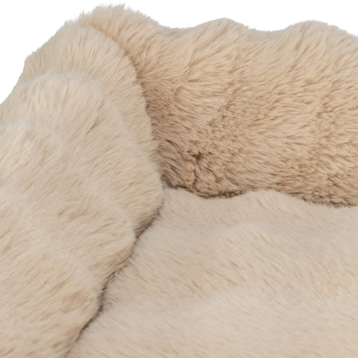 Nærbilde av hundeseng Elli Soft Edition i myk plysj med avtakbart trekk, sand